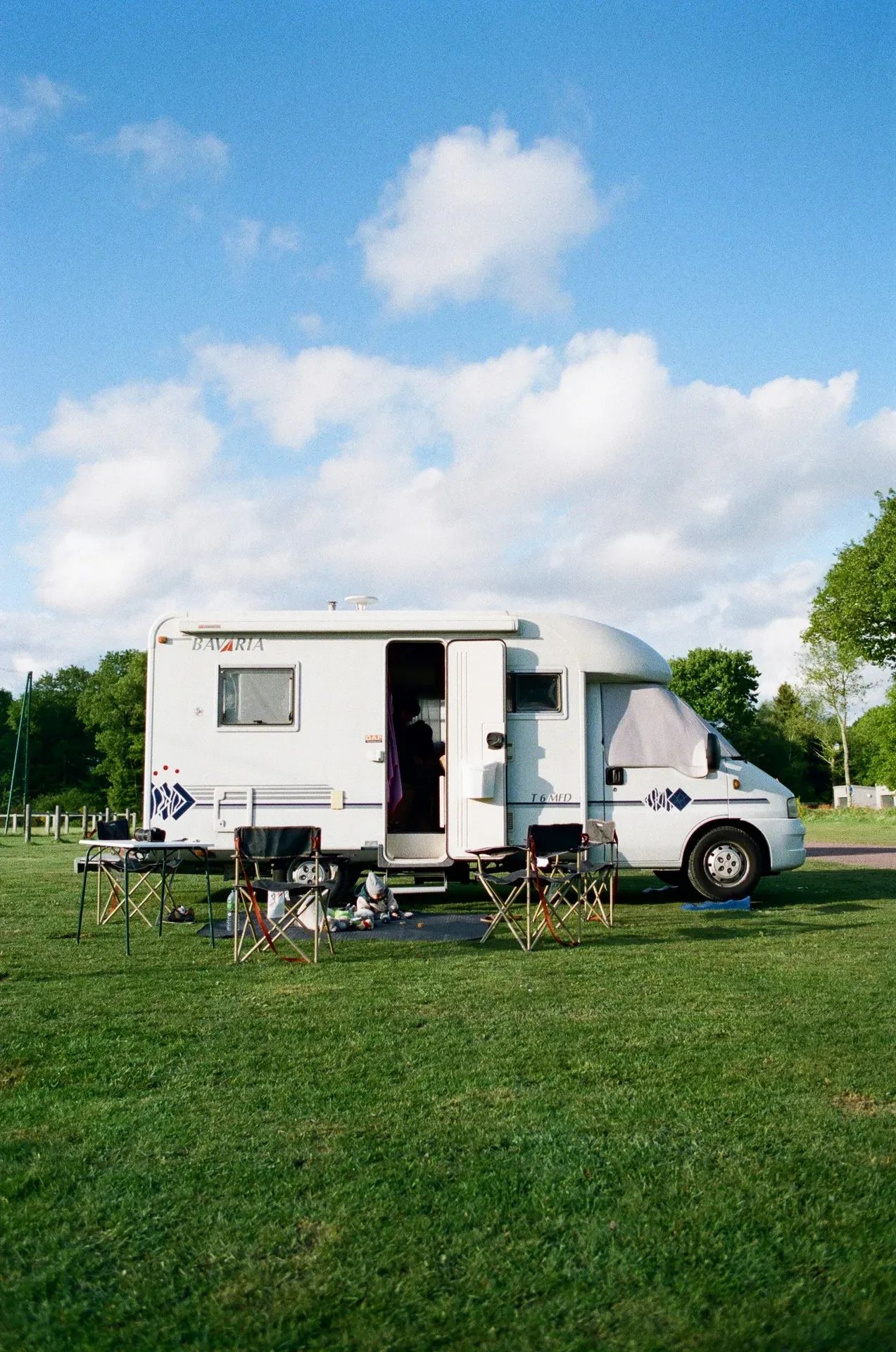 Stämningsbild från svensk campingmiljö